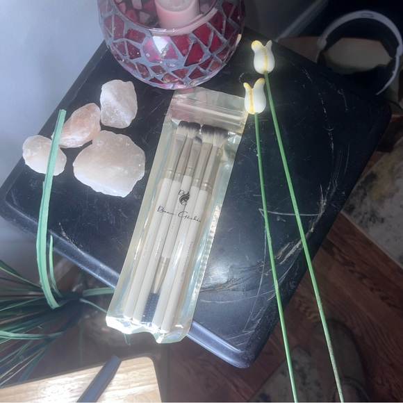 Beau Gâchis 5 Piece Eye Makeup Brush Set NWT - - Picture 4 of 11